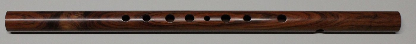 A rosewood khlui.